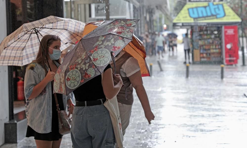 Βροχερός ο καιρός σήμερα με σποραδικές καταιγίδες